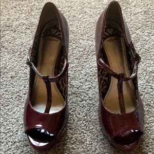 Fergalicious burgundy heels open toe size 9.5